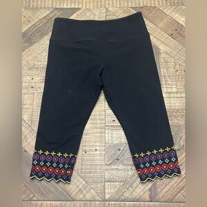 Chic Black Capris with Multicolor Embroidery
